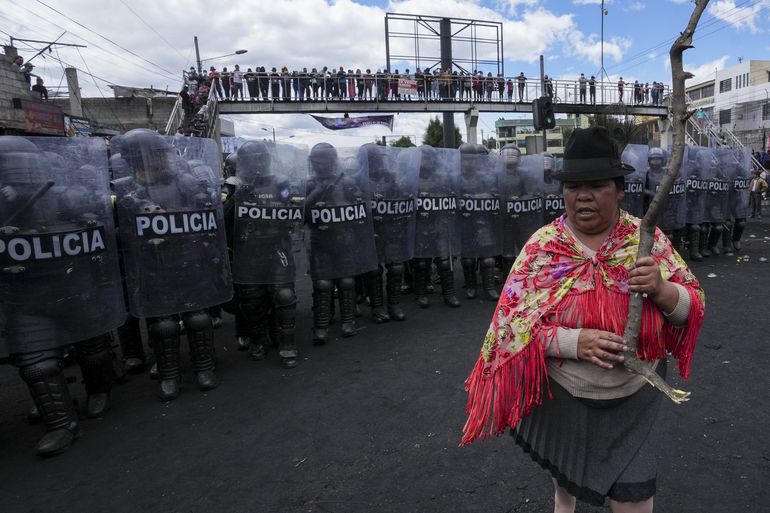 Líder indígena ecuatoriano abre camino de solución a crisis