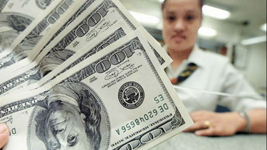 dolares en cuba: la sombra que planea sobre la reforma monetaria de la isla