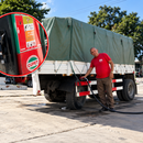 ESCANDALO: militares y policías captados cargando combustible enviado desde EEUU en gasolinera CUPET