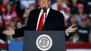 Trump quiere negar la ciudadanía a hijos de extranjeros