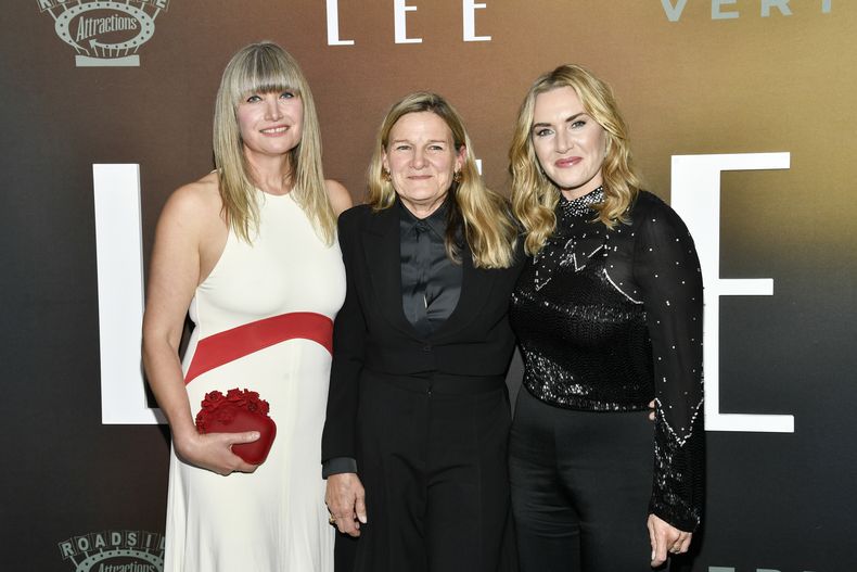 Kate Solomon, de izquierda a derecha, Ellen Kuras y Kate Winslet asisten a una proyección especial de Lee el miércoles 25 de septiembre de 2024 en el Museo de Arte Moderno de Nueva York. (Foto Evan Agostini/Invision/AP)