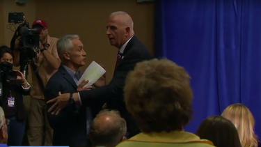[video] donald trump ordena sacar a jorge ramos de sala de prensa