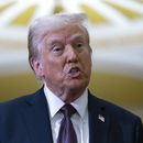 El presidente electo Donald Trump habla con los reporteros luego de sostener una reunión con líderes republicanos en el Capitolio, el miércoles 8 de enero de 2025, en Washington. (AP Foto/Jose Luis Magana)