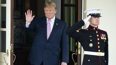 Trump ofrece consejos a Boeing para su avión 737 Max