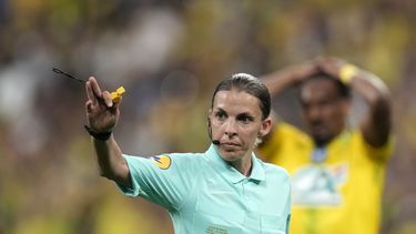 Seis mujeres entre árbitros designados para el Mundial