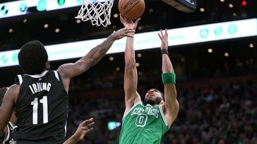 Con 54 puntos de Tatum, Celtics vencen a Nets 126-120