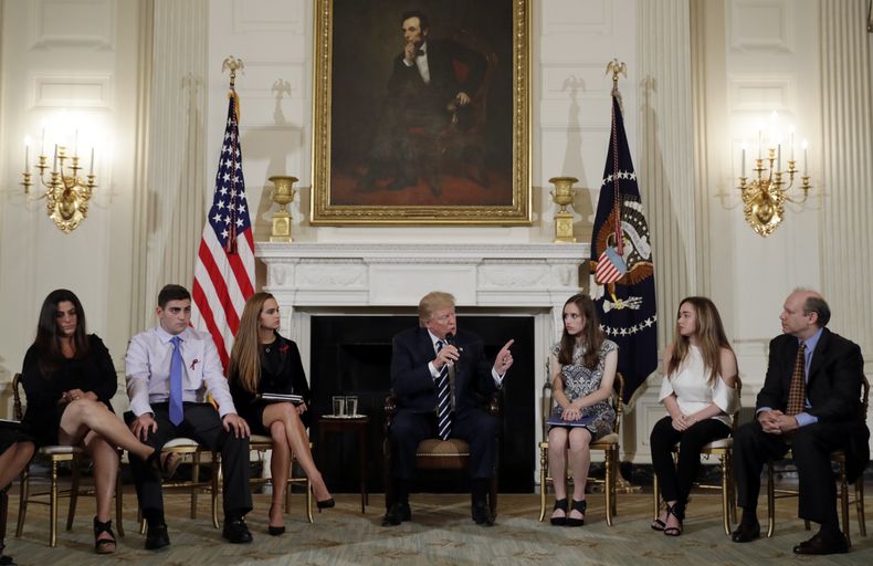 AMN-GEN_TRUMP-ARMAS-0.jpg