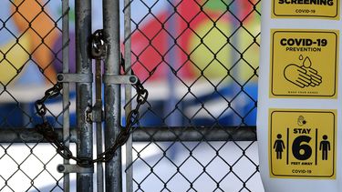 Gobierno de Trump busca reabrir escuelas, pero hay división