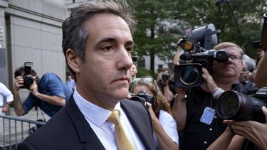 Ex abogado de Trump dice que está cooperando con la fiscalía
