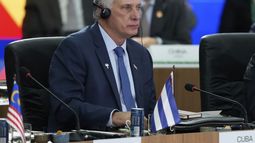 El presidente de Cuba, Miguel Díaz-Canel, asiste a la 17.ª cumbre anual de los BRICS en Río de Janeiro, el domingo 6 de julio de 2025. (Foto AP/Eraldo Peres)