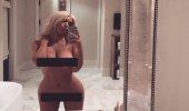 La foto que Kim Kardashian tuvo que borrar de Instagram por excederse con el Photoshop