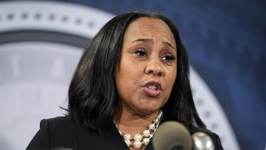La fiscal del condado Fulton en Georgia, Fani Willis, en Atlanta, el 14 de agosto del 2023. (Foto AP/John Bazemore)