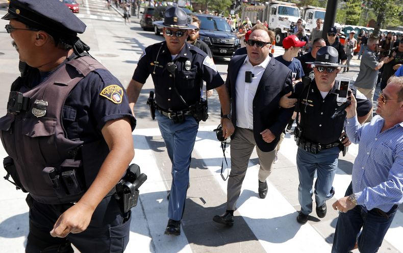 EUR-TEC_REDES_SOCIALES-ALEX_JONES-0.jpg