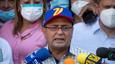 el nuevo gobernador de barinas, reconoce a nicolas maduro