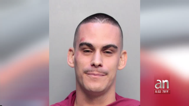 en corte a joven de miami por quitarle la pistola taser a un policia mientras era arrestando