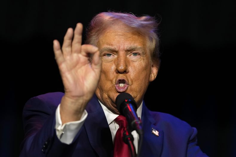 El candidato presidencial republicano Donald Trump habla en acto de campaña el sábado 28 de septiembre de 2024, en Prairie du Chien, Wisconsin. (AP Foto/Morry Gash)