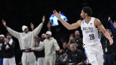 Dinwiddie vuelve con 25 puntos; Nets vencen a Bulls