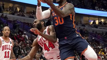 Knicks ganan en tiempo extra, suman 5 victorias seguidas