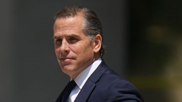 ARCHIVO - Hunter Biden, hijo del presidente Joe Biden, sale de una audiencia judicial en Wilmington, Delaware, 26 de julio de 2023.(AP Foto/Julio Cortez, File)