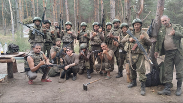 exclusiva: nuevas imagenes muestran a cubanos uniformados en campos del ejercito ruso