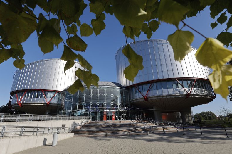ARCHIVO - Vista del Tribunal Europeo de Derechos Humanos, en Estrasburgo, Francia, el 27 de septiembre de 2023. (AP Foto/Jean-François Badias, Archivo)