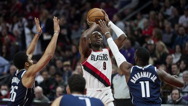 Lillard suma 32 y los Blazers se imponen a los Mavs 136-119