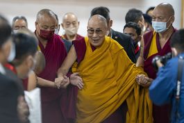 dalai lama inaugura museo y archivo en la india