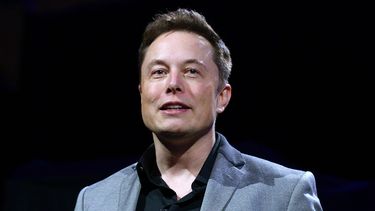 la estrategia del bitcoin relego a elon musk al tercer lugar entre los empresarios mas ricos del mundo