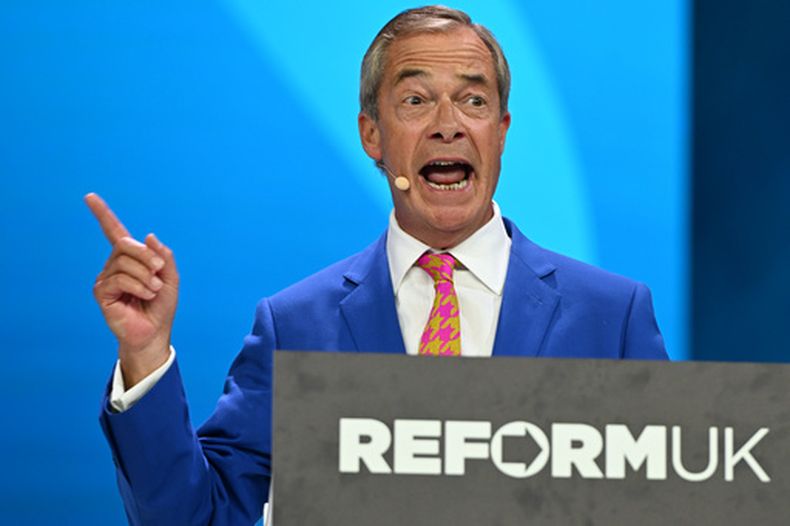 Nigel Farage, líder del partido Reform UK, en un evento en Birmingham, Inglaterra, el 4 de septiembre del 2026. (AP foto/Thomas Krych)