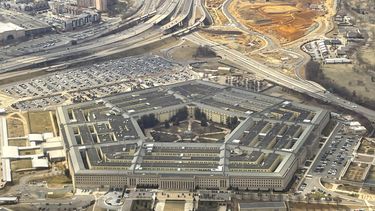 Vista aérea del Pentágono a través de la ventana de un avión en Washington, el jueves 20 de febrero de 2025. (AP Foto/Pablo Martinez Monsivais)