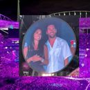 Messi y Antonella paralizan el Hard Rock Stadium: Chris Martin rinde dedica unos versos en pleno show de Coldplay