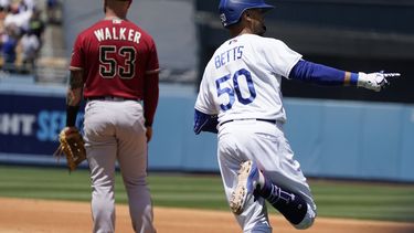 Con jonrones, Dodgers ganan 1er juego de doble tanda