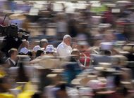 papa emite decreto sobre nuevos grupos religiosos