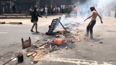 aumenta la crisis y con ella la desesperacion de los venezolanos tras apagon nacional