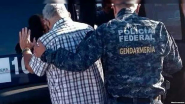 arrestan en mexico a funcionario cubano buscando por el gobierno de la isla  por el supuesto desvio de recursos de $5 millones de dolares