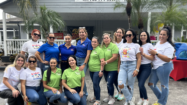 masiel moreira y rayza leon unen fuerzas en entrega anual de mochilas para el regreso a clases