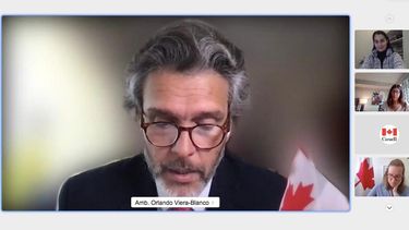 embajador viera-blanco sugiere un programa especial de estudios en canada a minsitra de desarollo internacional