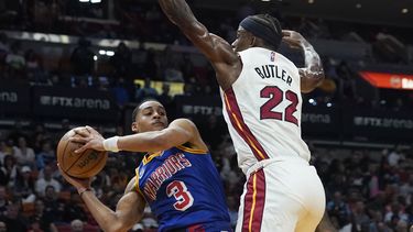 Diezmados Warriors se imponen 118-104 al Heat