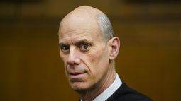 El juez federal de distrito James Boasberg, magistrado presidente de la corte federal para el Distrito de Columbia, posa para una fotografía en el Tribunal Federal E. Barrett Prettyman, el 16 de marzo de 2023, en Washington. (Carolyn Van Houten/The Washington Post vía AP, Archivo)