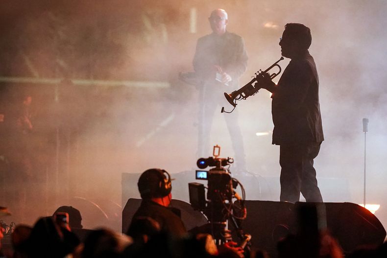 El colectivo Nortec durante su concierto en el festival Arre en la Ciudad de México el domingo 8 de septiembre de 2024. (Foto AP/Felix Marquez)