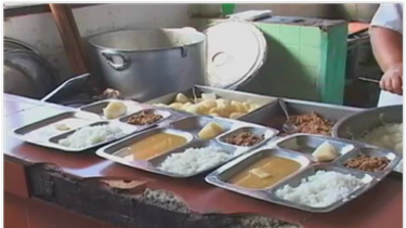 almuerzo con piedras en escuela cubana