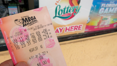 joven de 23 anos fue a un publix en el area de tampa y gano $235 millones del powerball