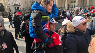 cubanos protestan frente a embajadas del regimen
