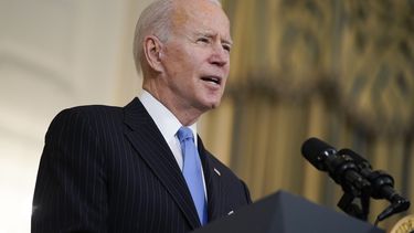 Biden: EEUU vacunaría a todos los adultos para fines de mayo