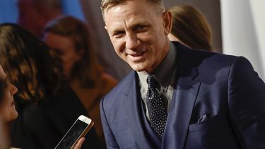 Daniel Craig contrae COVID, postergando regreso a Broadway