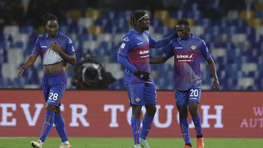 Cremonese sorprende a Napoli por penales en Copa Italia