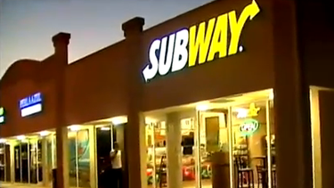 americateve | Hoy se reveló un video de seguridad con las impactantes imágenes del asalto a un Subway de Hialeah