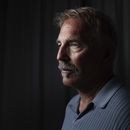 Kevin Costner posa para un retrato para promover la película Horizon: An American Saga en la 77a edición del Festival de Cine de Cannes en Francia el sábado 18 de mayo de 2024. (Foto Vianney Le Caer/Invision/AP)