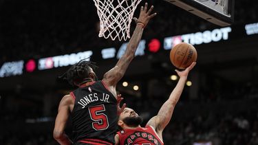 VanVleet regresa de lesión para guiar a Raptors sobre Bulls