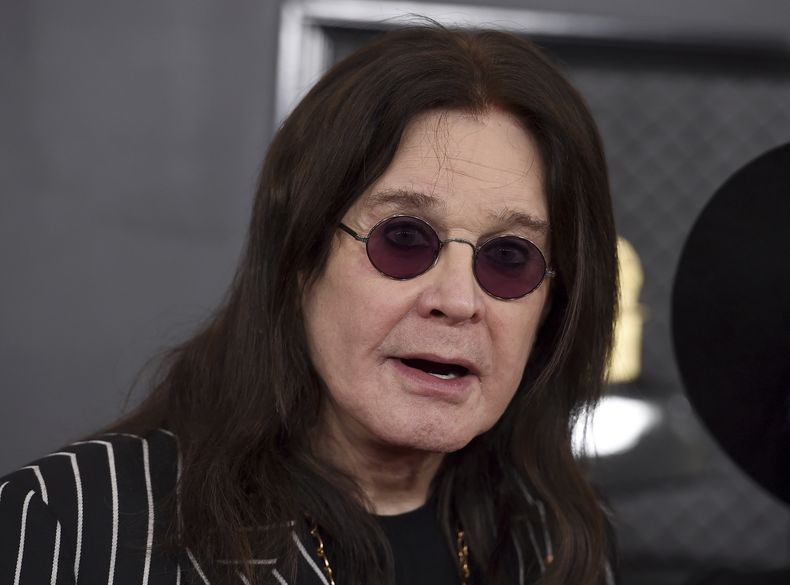 ARCHIVO - Ozzy Osbourne llega a la 62.a edición anual de los Premios Grammy en el Staples Center el 26 de enero de 2020, en Los Ángeles. (Foto Jordan Strauss/Invision/AP, archivo)